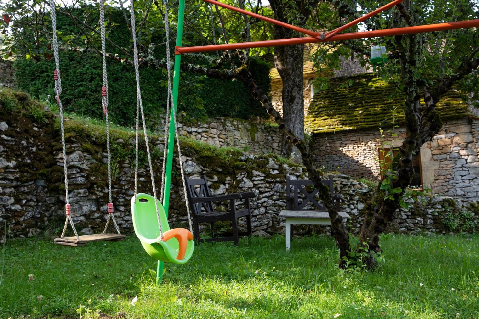 Chambres D'Hotes Avec Piscine La Grange Milou Beynac-et-Cazenac Esterno foto